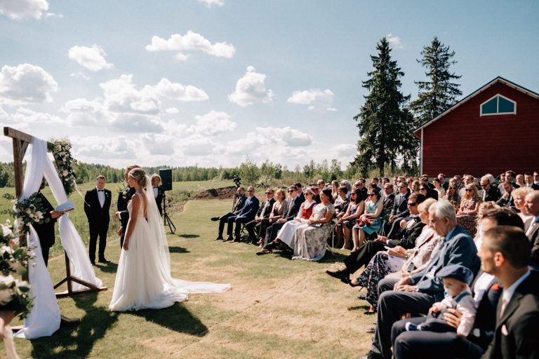 Varpu & Touko's midsummer wedding